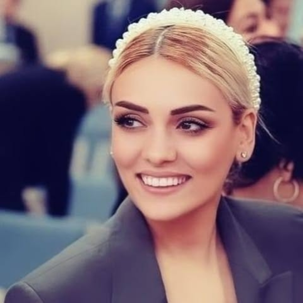 Meet your Posher, Evgenya